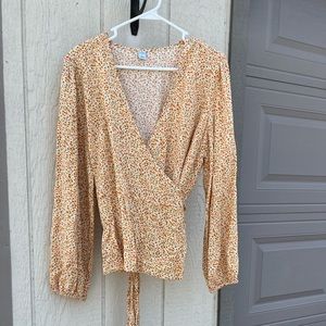Women’s floral wrap shirt